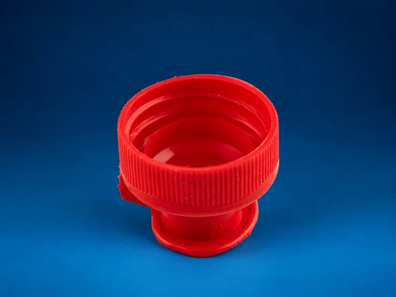 D28 flip-top closure, underside